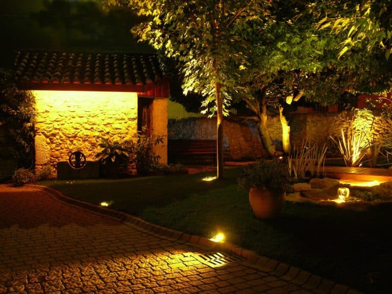 Des luminaires de jardin lifestyle pour un éclairage design