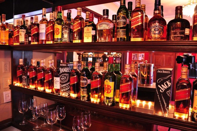 Comment créer le meilleur bar intégré pour votre maison ?