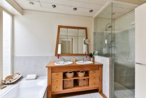 Tout ce que vous devez savoir sur le bois dans la salle de bain