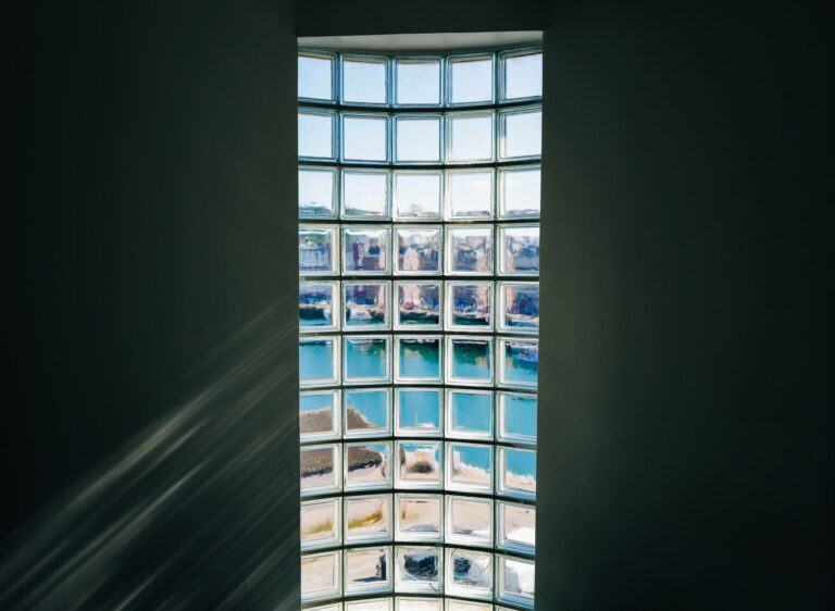 Comment l&rsquo;architecture et la poétique se rencontrent-elles dans l&rsquo;espace ?